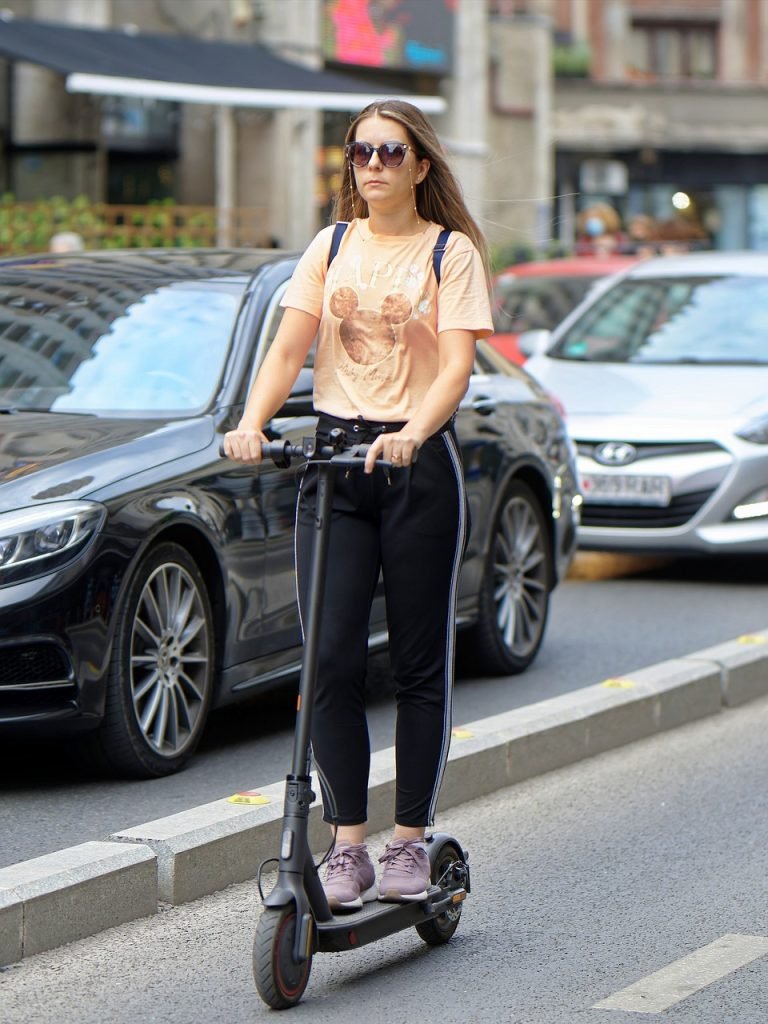 T3 1000W Three Wheel Electric Scooter 48V 20Ah Electric Three-Wheeler with Seat Electric Scooter with 43.5 Miles Max Range and 25mph Max Speed T3 1000W Three Wheel Electric Scooter 48V 20Ah Electric Three-Wheeler with Seat Electric Scooter with 43.5 Miles Max Range and 25mph Max Speed
