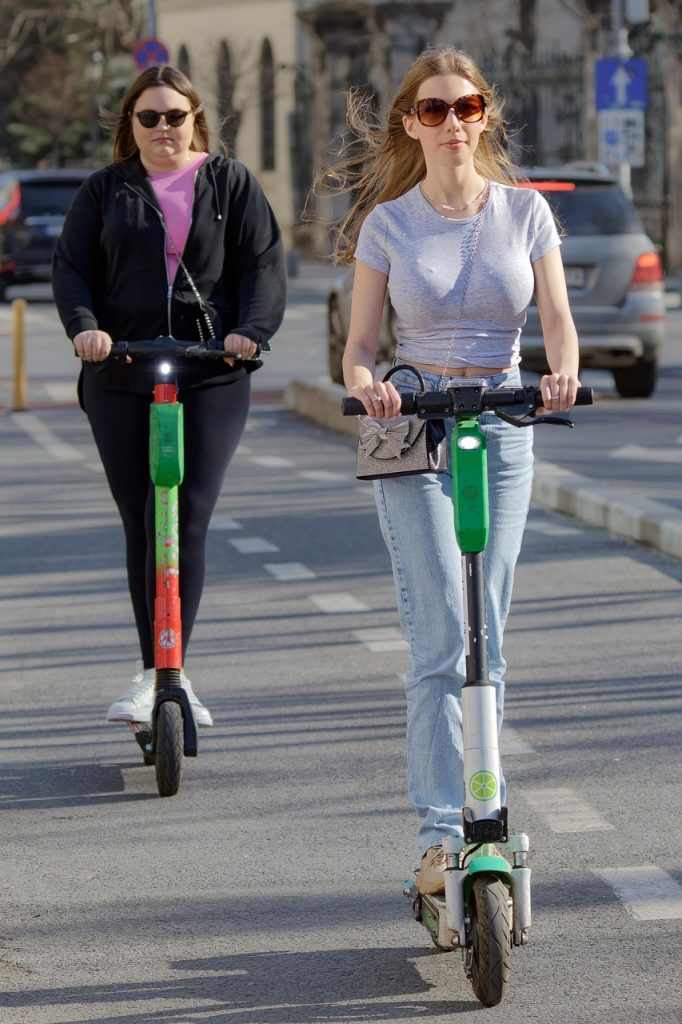 Electric Scooter for Adults, 350W/500W Motor, 16-22 Miles Range, 8.5/10 Solid Tires, Dual Braking Suspension, Folding Portable Commuting E-Scooter with App Electric Scooter for Adults, 350W/500W Motor, 16-22 Miles Range, 8.5/10 Solid Tires, Dual Braking Suspension, Folding Portable Commuting E-Scooter with App