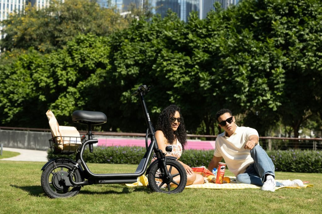 The Longest Range Electric Scooter Under $1,500 - New EMOVE Cruiser V2 Electric Review The Longest Range Electric Scooter Under $1,500 - New EMOVE Cruiser V2 Electric Review